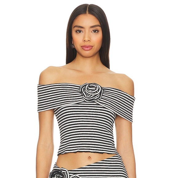 NWT Lovers + Friends off the shoulder top - Picture 1 of 4